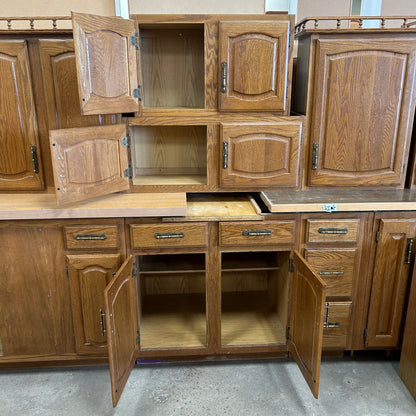 18 Pc. Cabinet Set