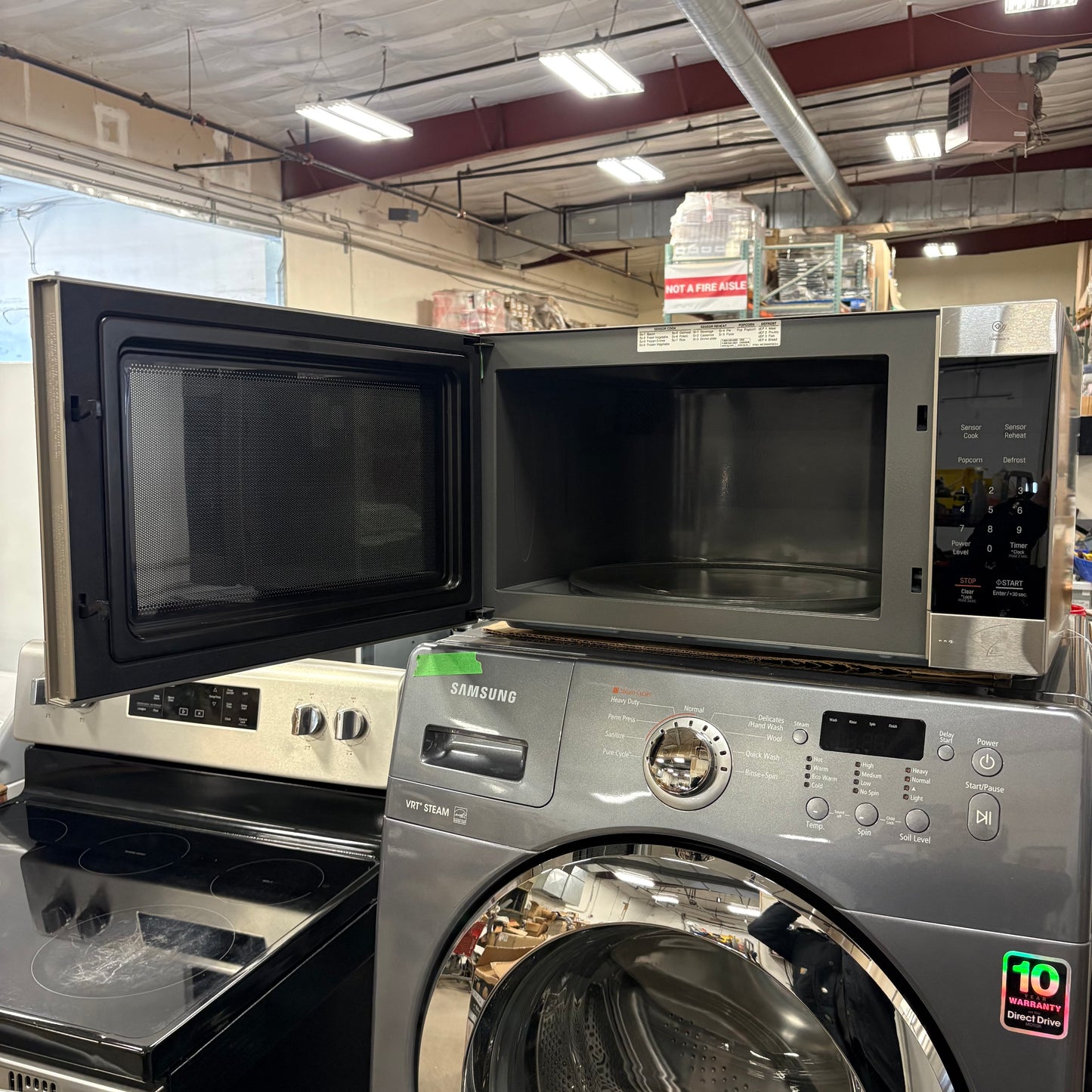 LG 2cuft Countertop Microwave