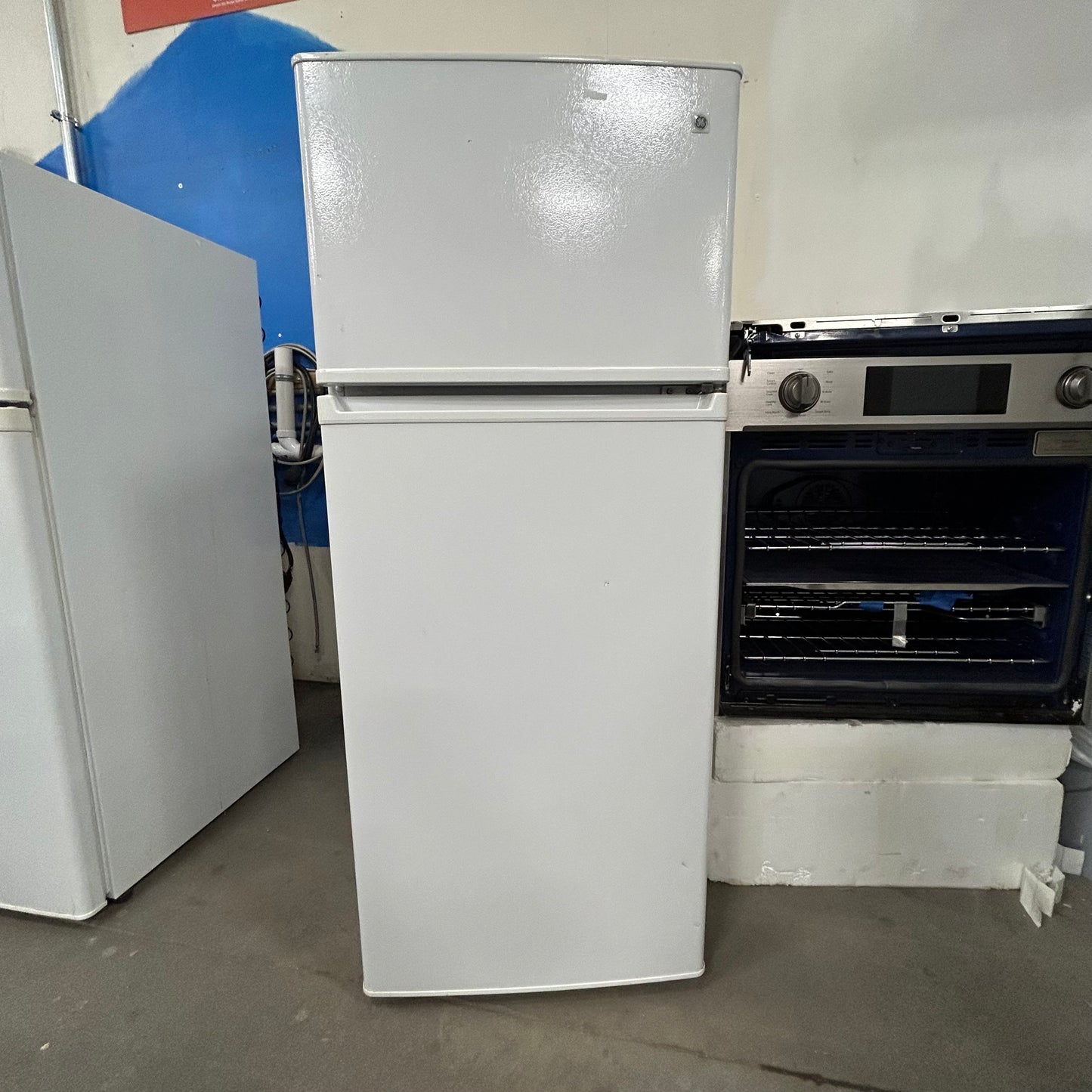 Apartment Size Top Freezer