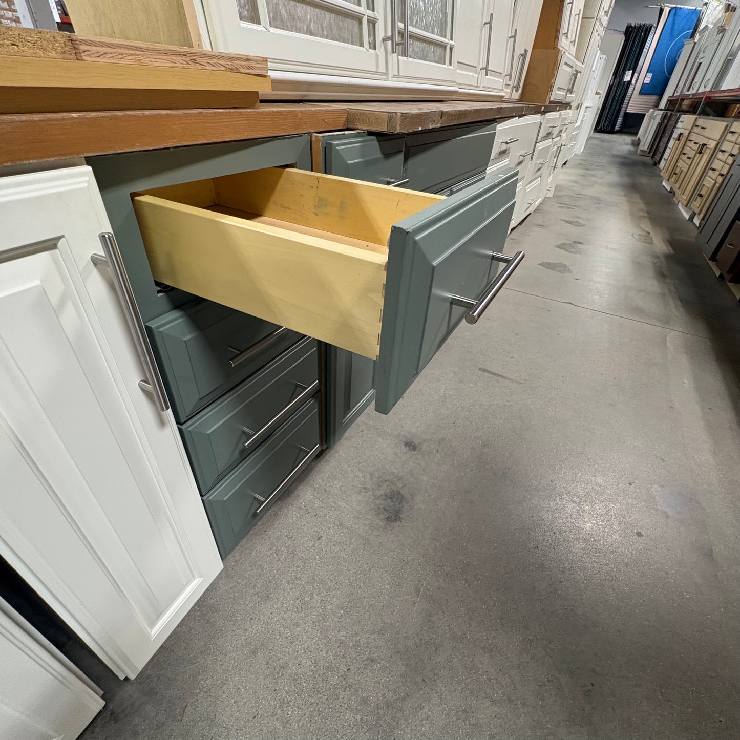 White Cabinet Set - 18pc FALSE