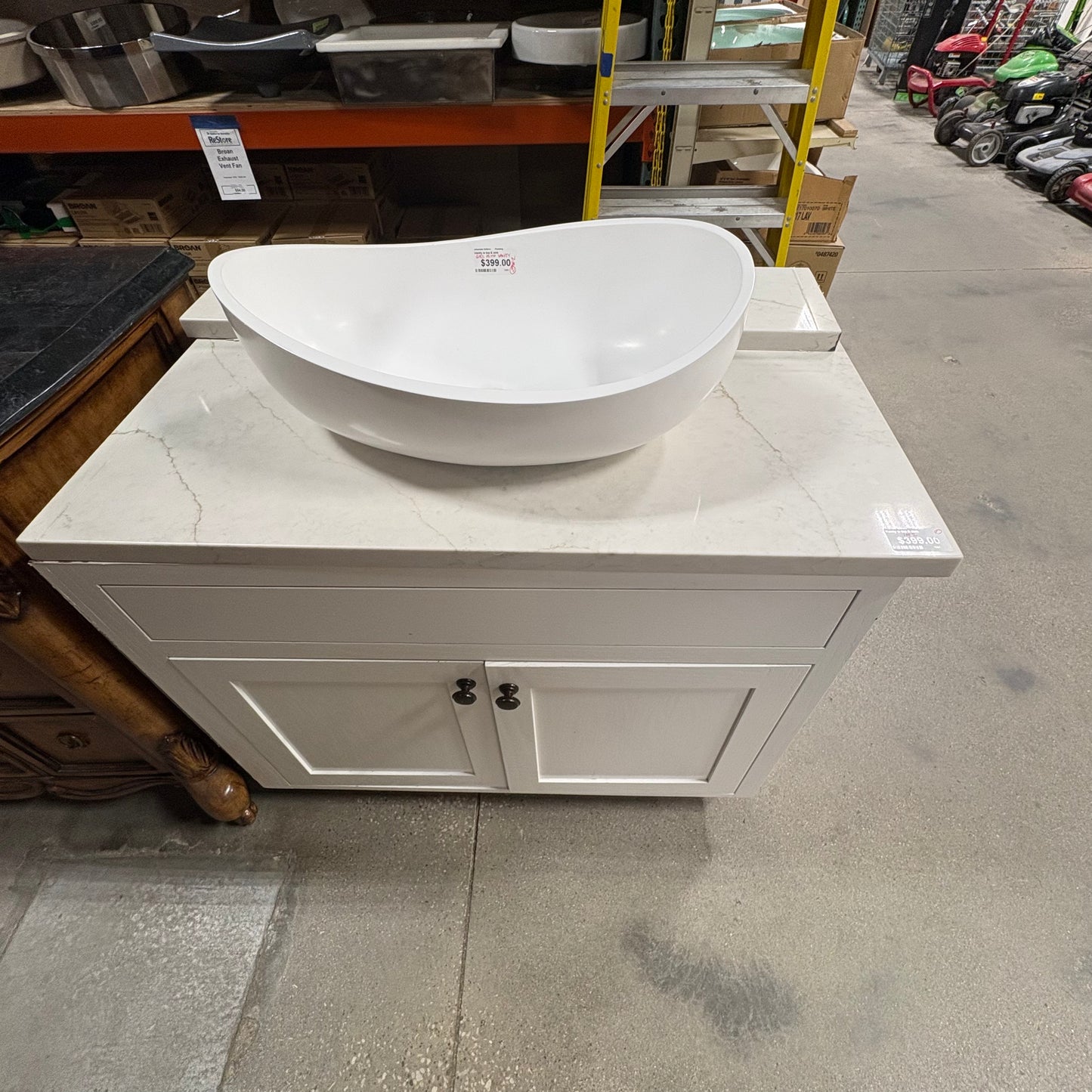 White Vanity wMarbleTop & Sink FALSE