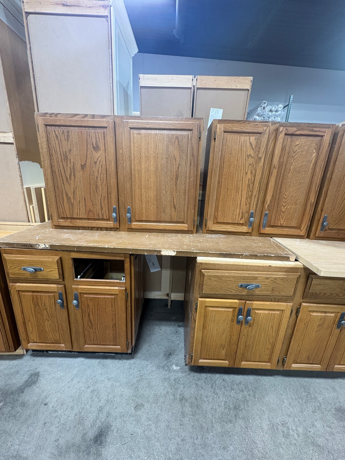 Oak 17-pc Cabinet Set