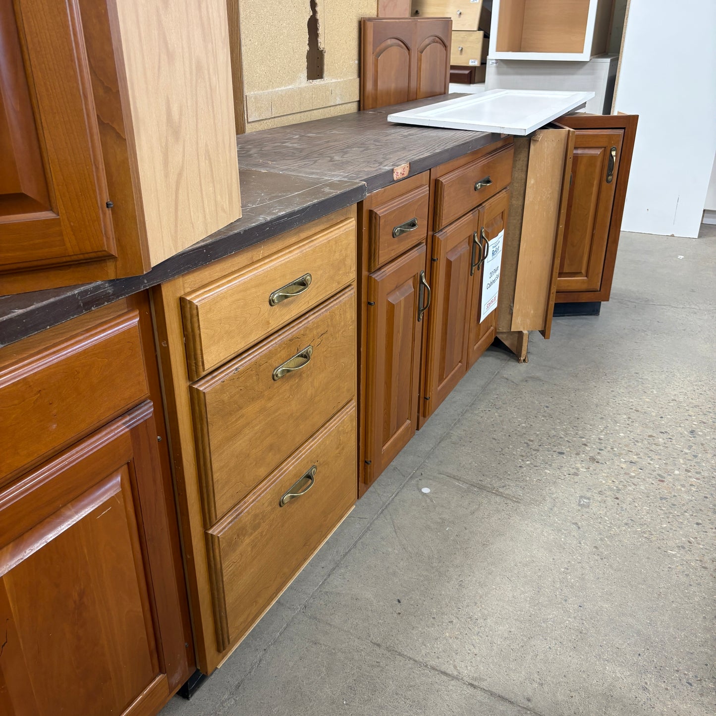 20pc Stained Glass Cabinet Set
