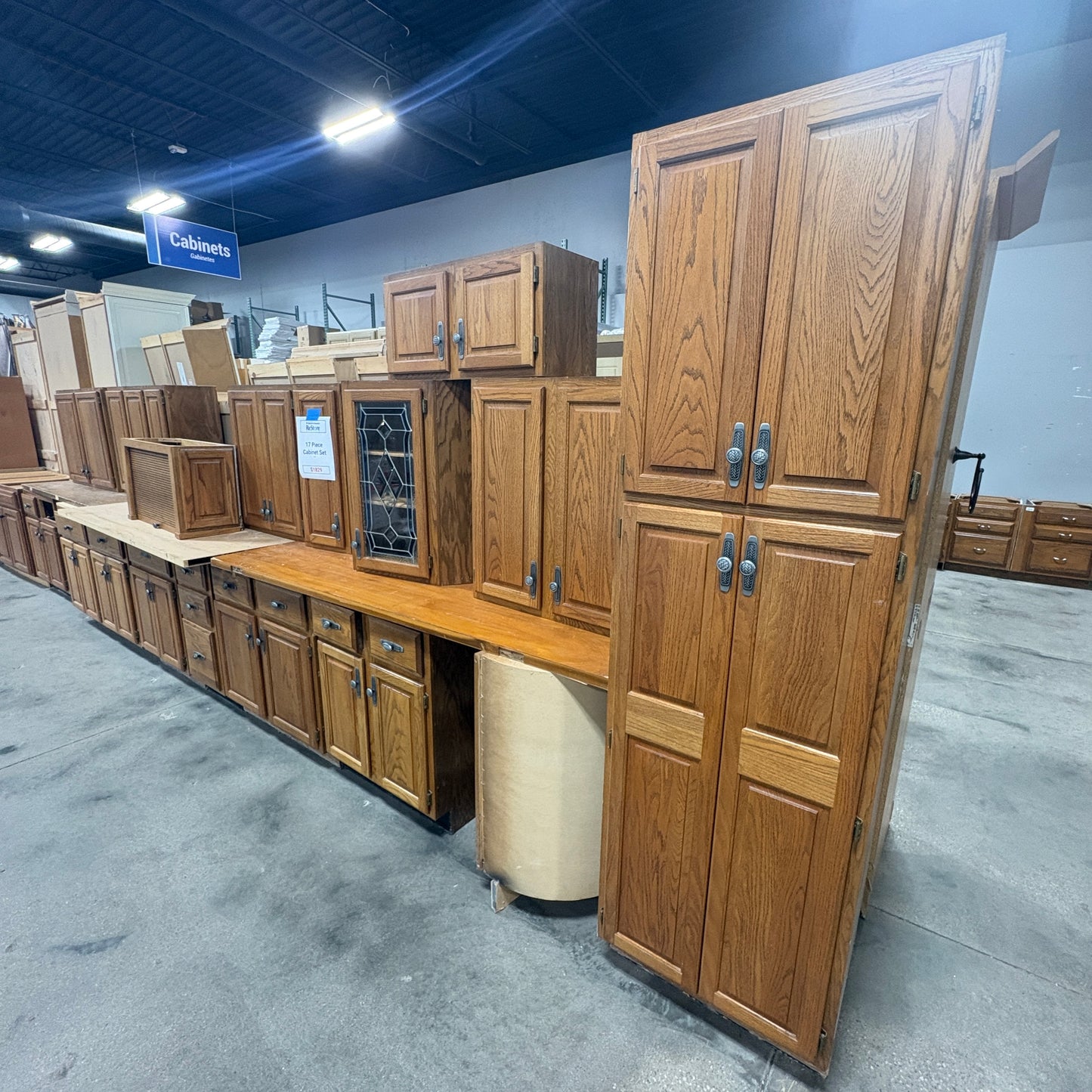 Oak 17-pc Cabinet Set