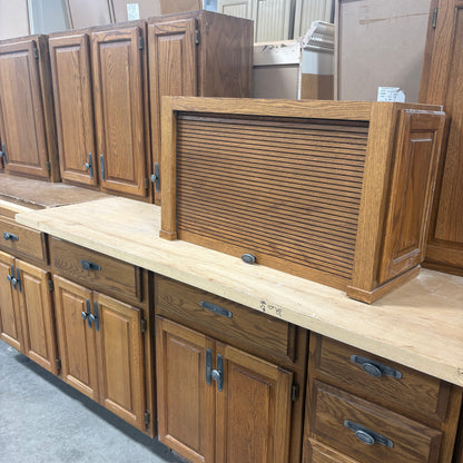 Oak 17-pc Cabinet Set