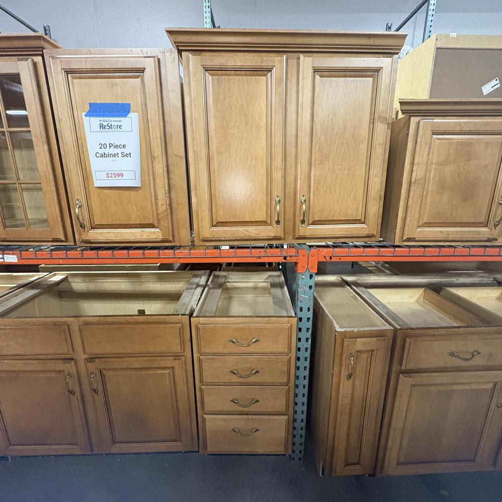 KraftMaid 20-Pc Cabinet Set FALSE