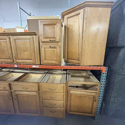 KraftMaid 20-Pc Cabinet Set FALSE