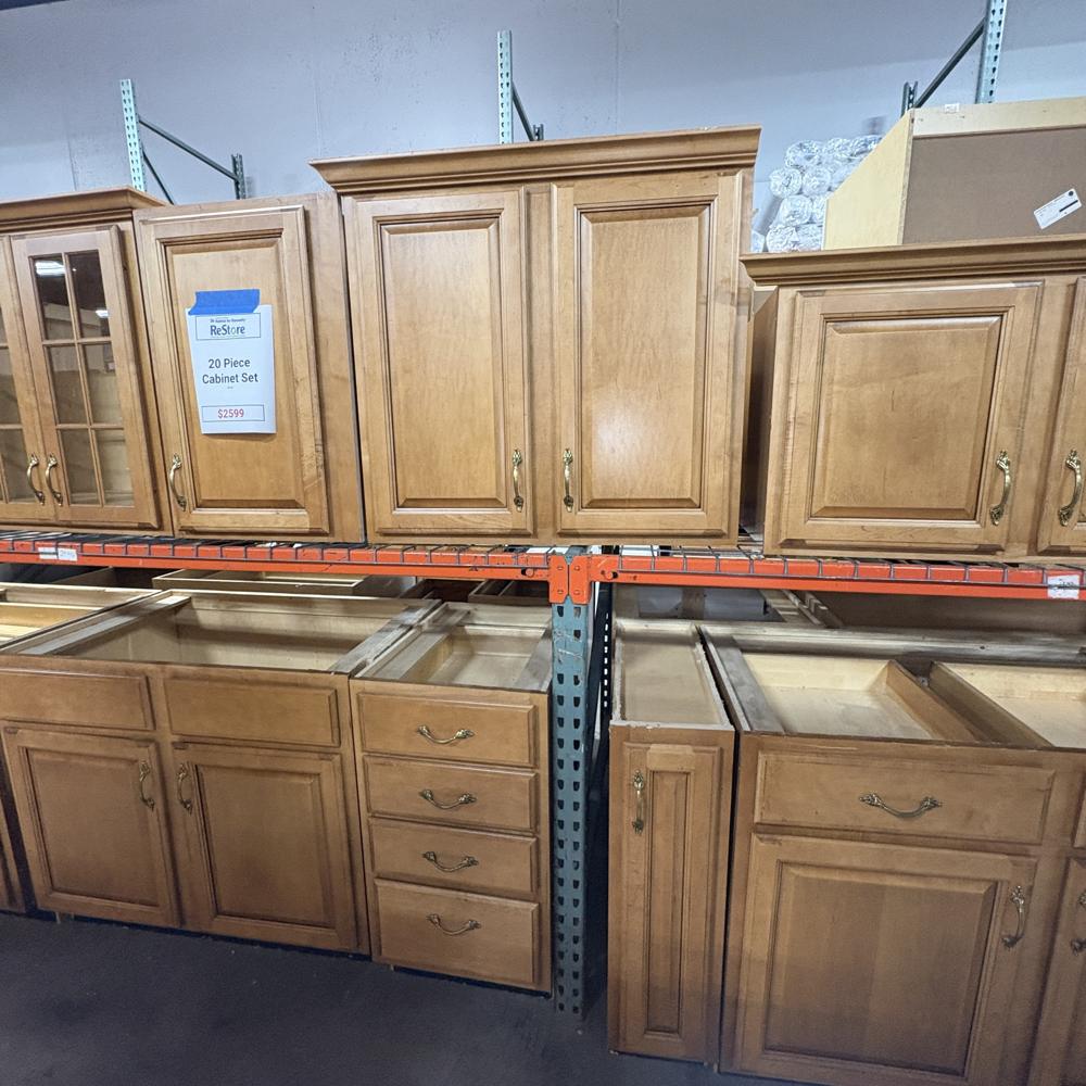 KraftMaid 20-Pc Cabinet Set FALSE