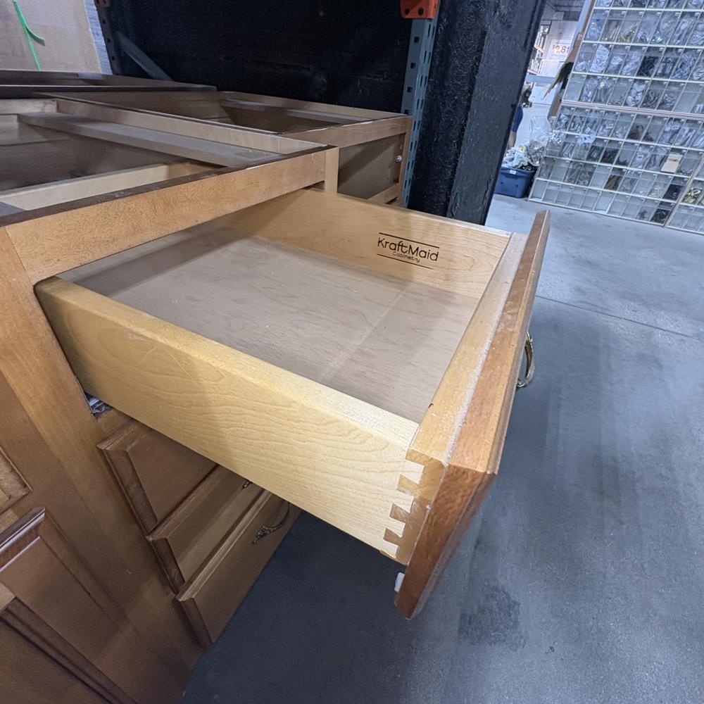 KraftMaid 20-Pc Cabinet Set FALSE