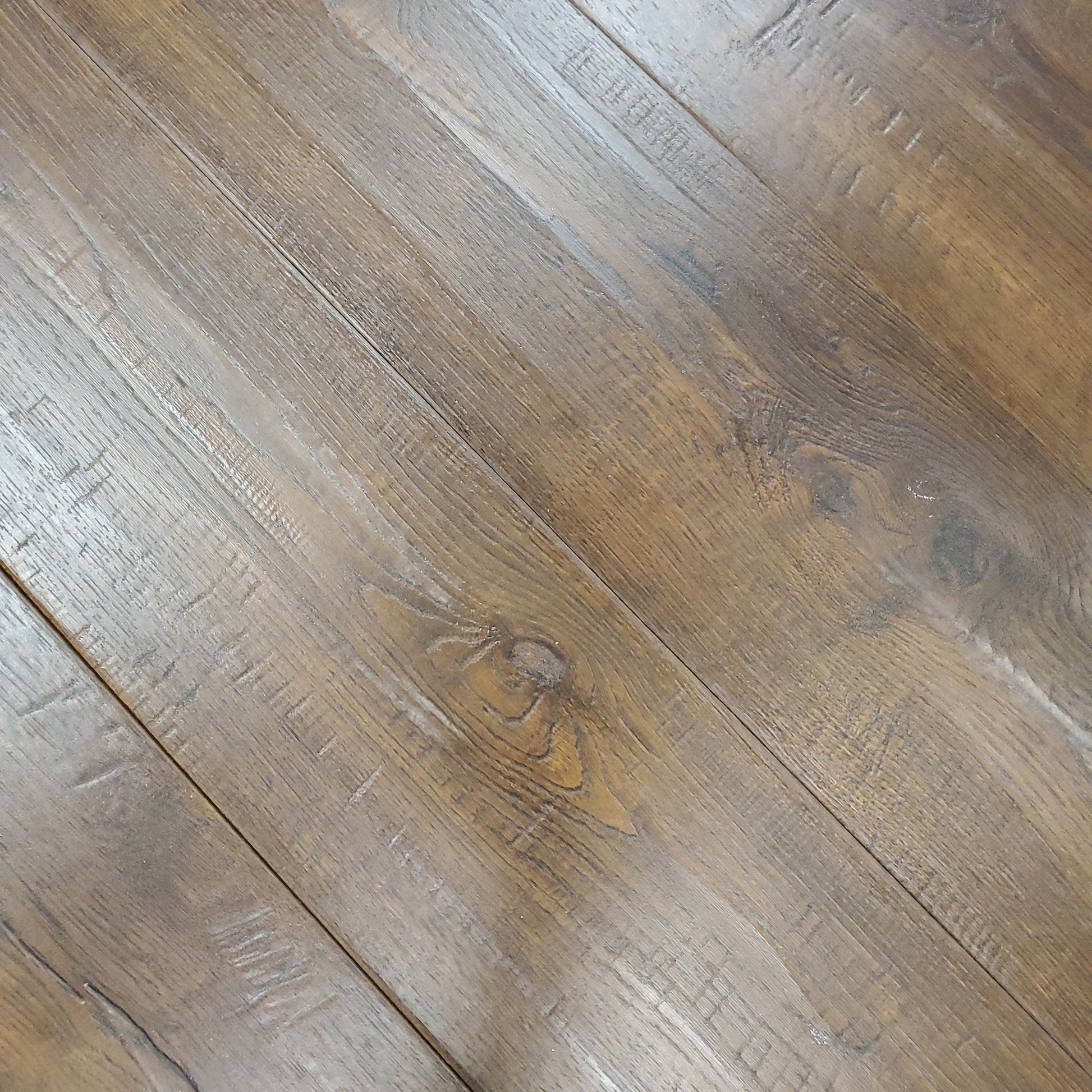 Laminate Flooring - Auburn Scraped Oak - 20.15 sq ft Laminate Flooring