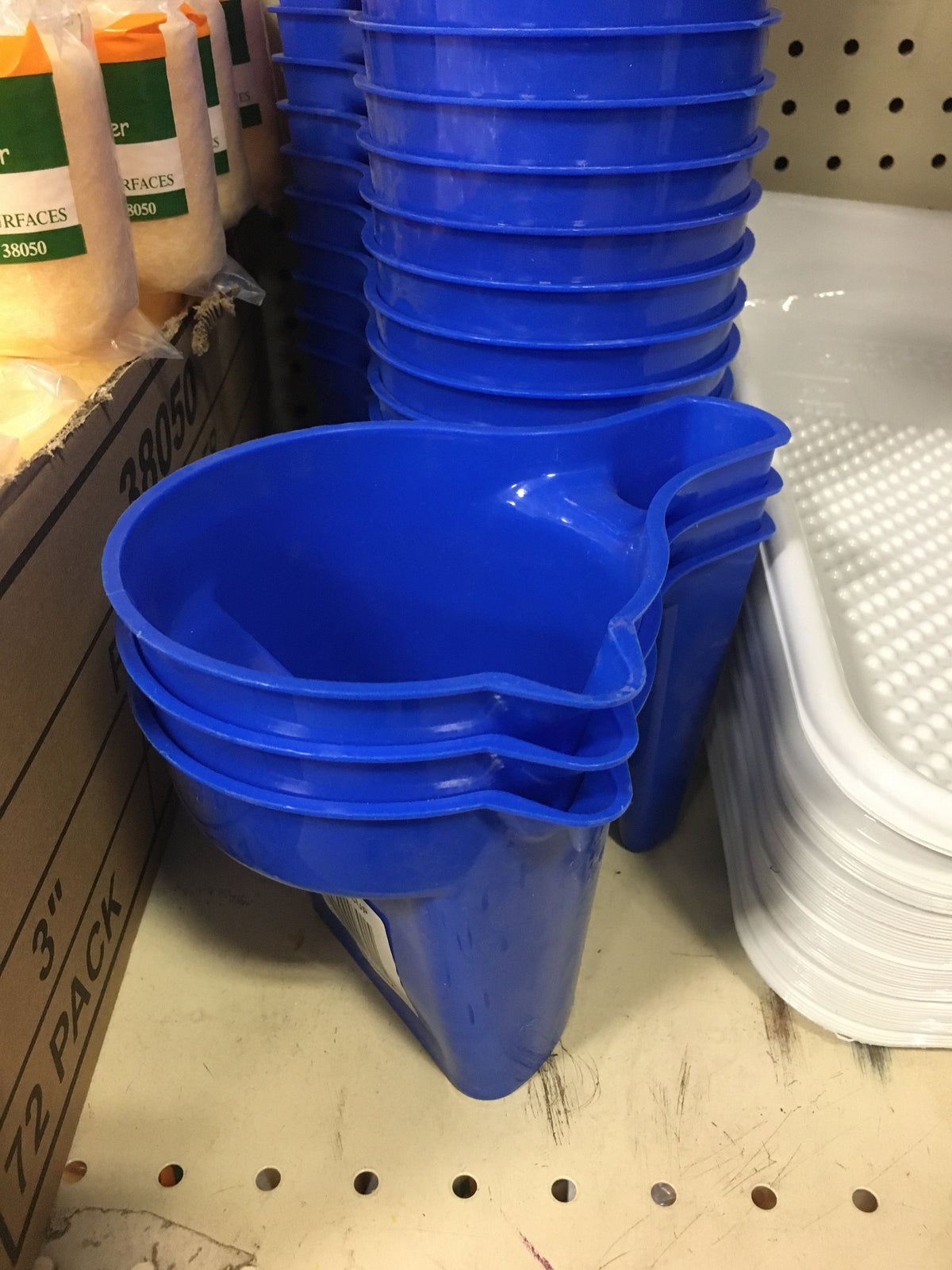 Painters Cup In store location-set Painter's Cup